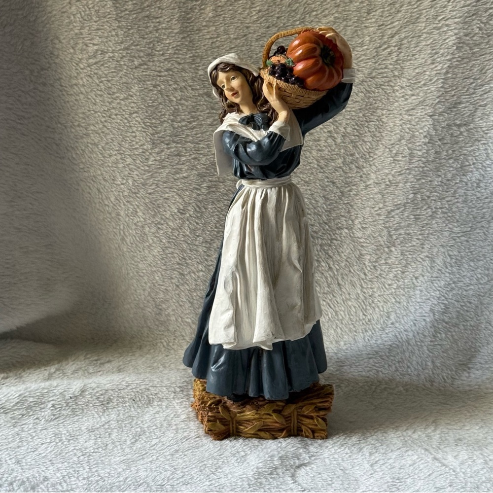 Vintage Resin Harvest‎ Figurine with Basket With Pumpkin Pioneer Woman
